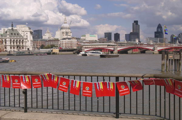 Picture &copy; Peter Marshall, 2004
