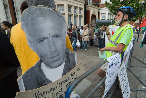 Vanunu Freedom Ride. &copy; 2007, Peter Marshall